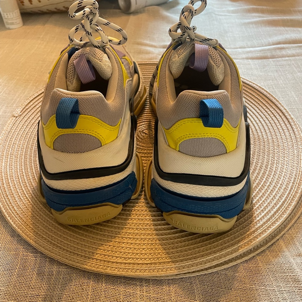 Balenciaga Triple S - Picture 11 of 12